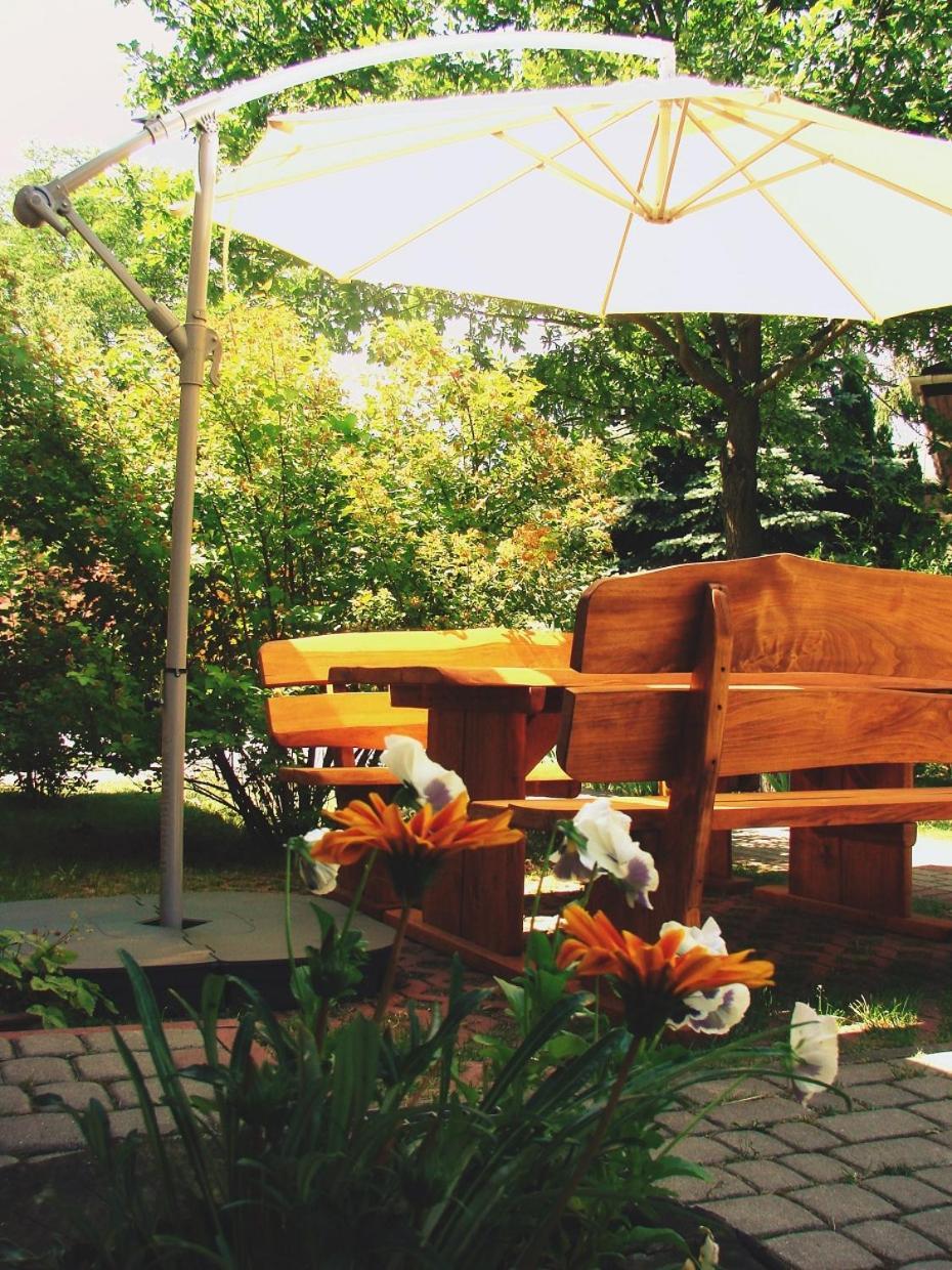 Agroturystyka Pod Modrzewiami Nowy Tomysl Luaran gambar